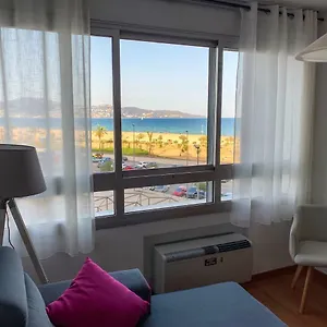 https://apartamento-en-primera-linea-de-mar-empuriabrava.topcostabravahotels.com